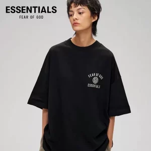 FEAR OF GOD ESSENTIALS 假日系列胸前徽標寬鬆男女短袖 T 恤 黑色
