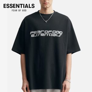 FEAR OF GOD ESSENTIALS 複線胸前雙排字母 LOGO 男女寬鬆落肩圓領短袖 T 恤